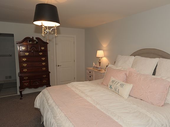 Large master bedroom
