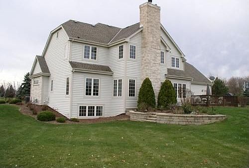 3rd image of 8001 W Eastfield Cir