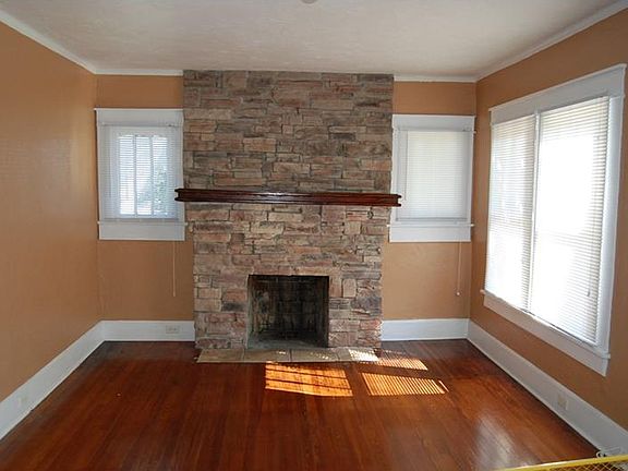 2nd image of 1000 7th St N