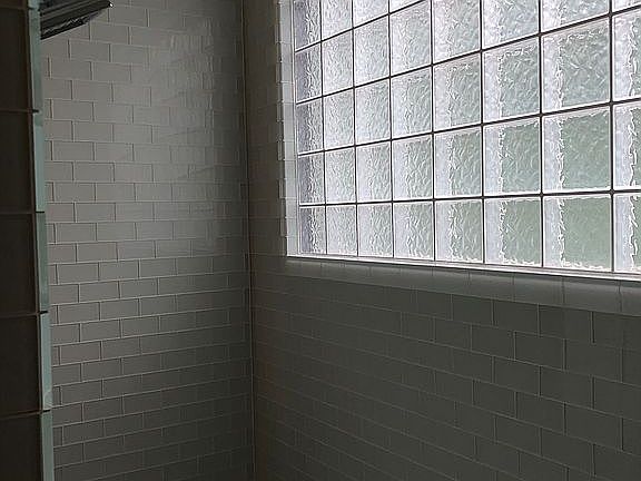 Ceiling rain head