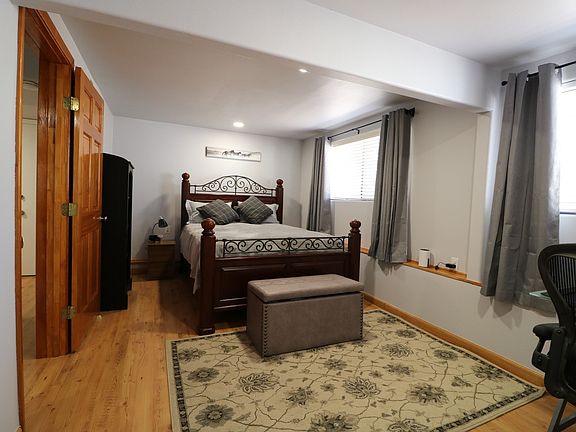 3rd image of 661 43rd St #B