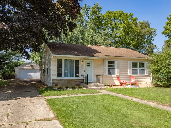 2025 Lakewood Dr, Kalamazoo, MI 49048