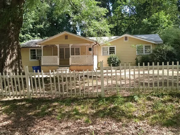 5135 Hilltop Dr, Union City, GA 30291