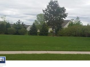 643 Roland St, Combined Locks, WI 54113