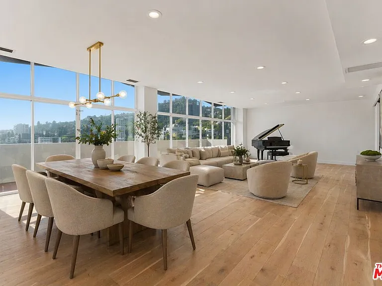 1155 N La Cienega Blvd #1 — Photo 2