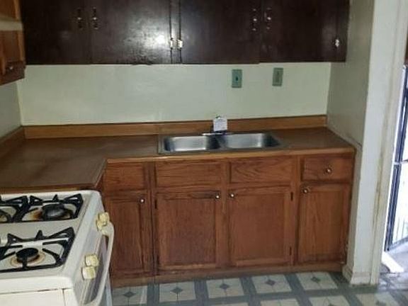 4th image of 3323 E 128th St