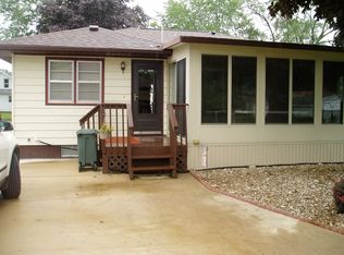 1921 Easton Ave, Waterloo, IA 50702