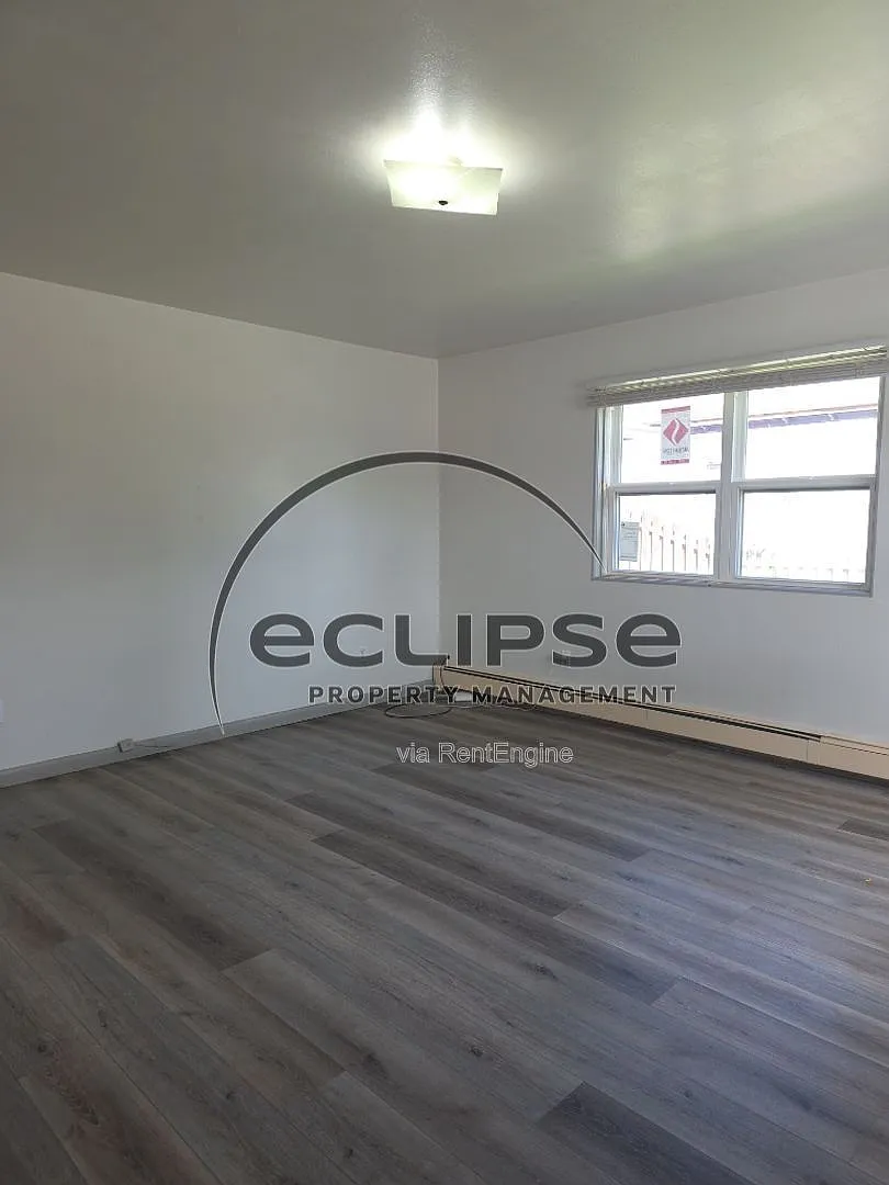 1 bed, 1.0 bath, 722 sqft, $1,100 — Photo 3