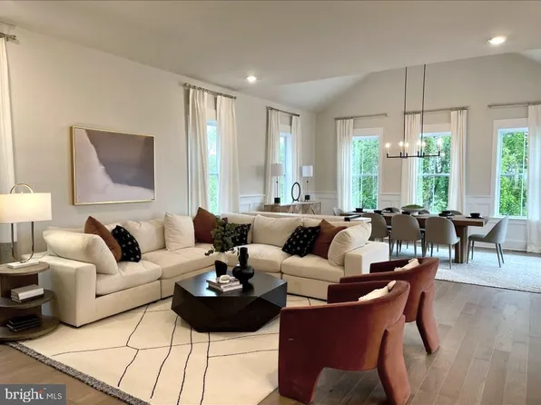 134 Lotus Ln, Malvern, PA 19355