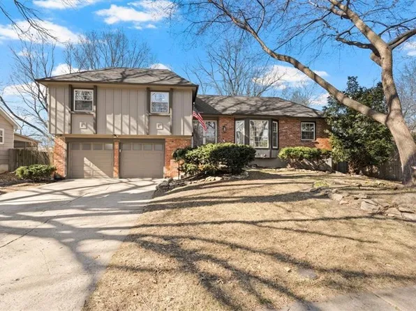 6724 Mackey St, Overland Park, KS 66204