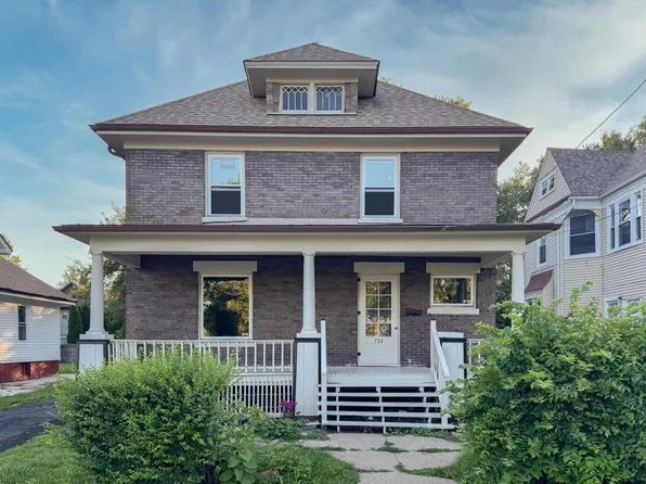703 S 3rd St, Rockford, IL 61104