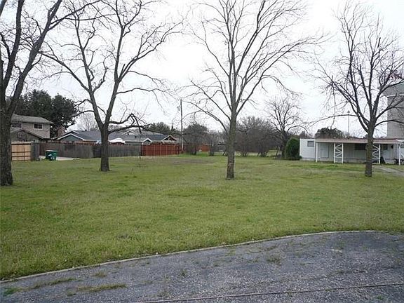 4th image of 1050 Kingston Dr