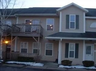 210 Cambridge Manor Dr, Scotia, NY 12302