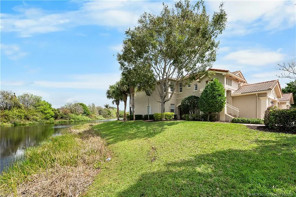 3 bed, 2.0 bath, 1704 sqft, $2,800 — Photo 4