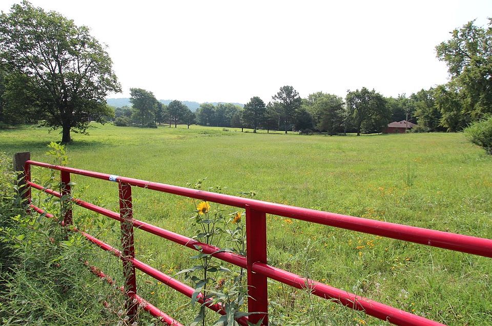 1st image of Strawberry Ln