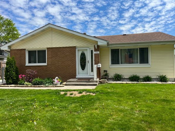 1501 Mississippi Pl, Hobart, IN 46342