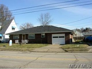 2nd image of 1203 Lakeview Dr