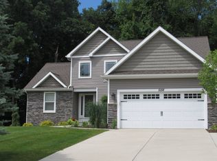 63 Dickens Rd, Spring Arbor, MI 49283