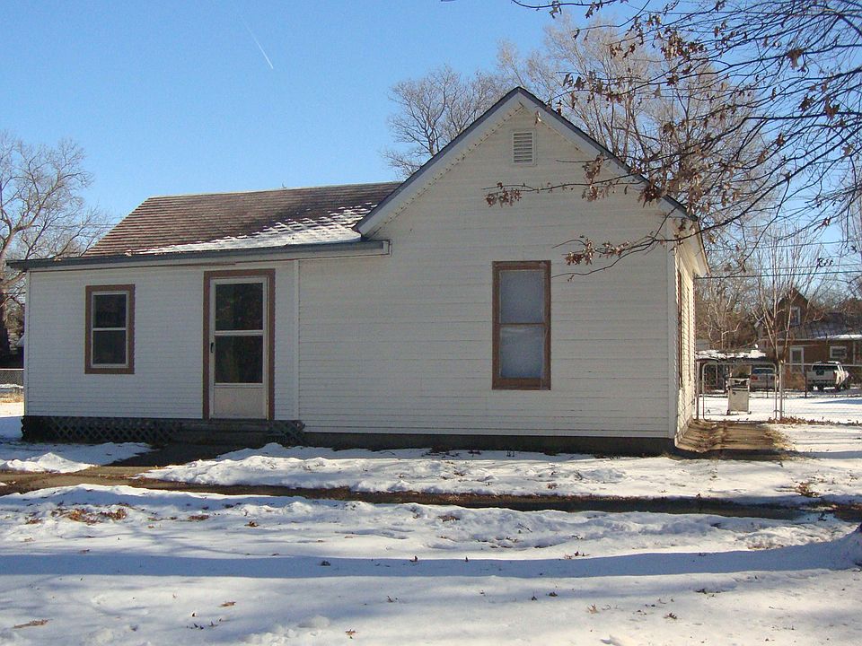 2nd image of 1820 Norman Ave