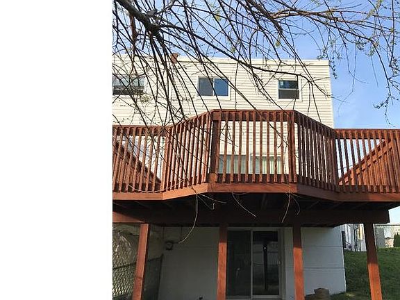 2nd image of 826 Lawler St
