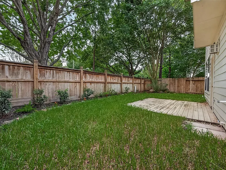 6118 Breezy Hollow Ln — Photo 47
