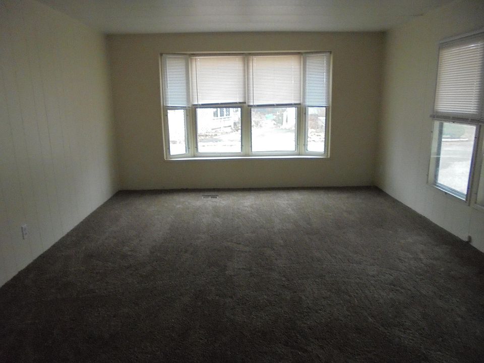 2nd image of 4246 Warbler Dr
