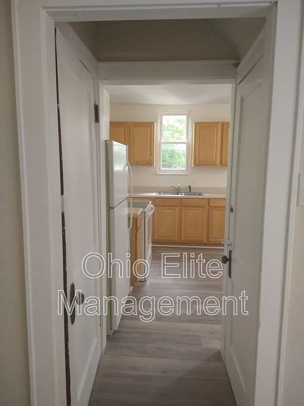 3 bed, 1.0 bath, 1200 sqft, $1,280 — Photo 4