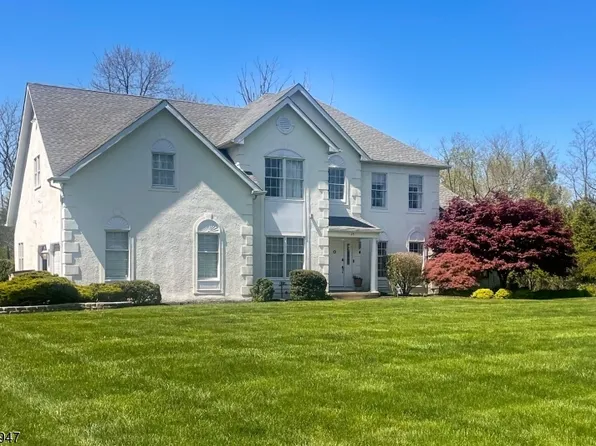 25 Golf View Dr, Franklin Twp., NJ 08540