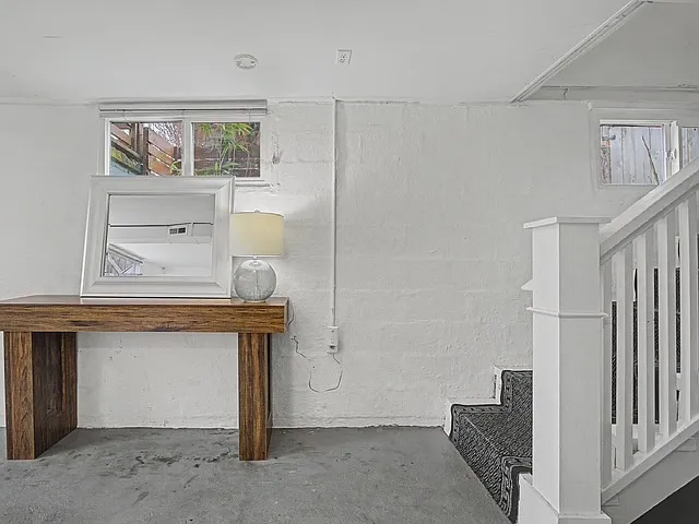 2220 SE Yamhill St — Photo 26