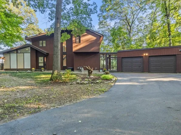 76 E Orenda Dr, Rochester, NY 14622