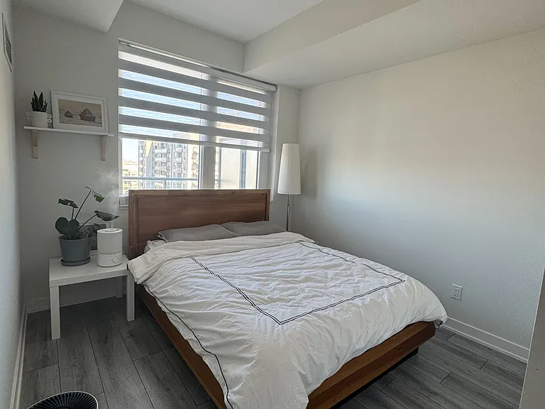 15 Ellerslie Ave #2001 — Photo 7