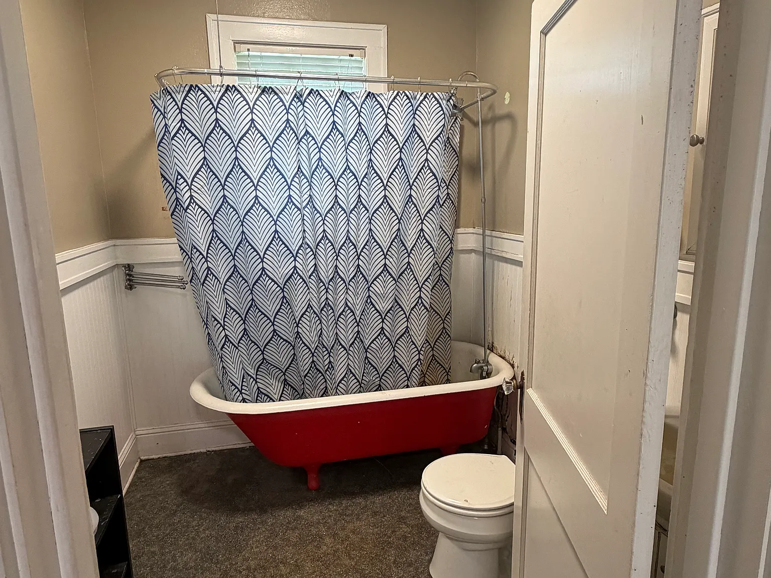 7 bed, 2576 sqft, $2,300 — Photo 4