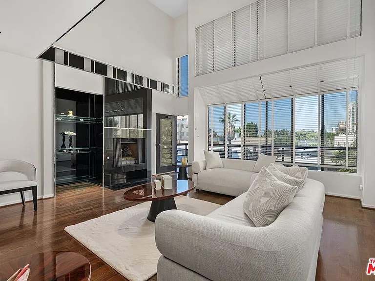 1360 S Beverly Glen Blvd #Penthouse 301 — Photo 24