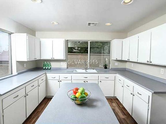4th image of 901 Essex West Dr