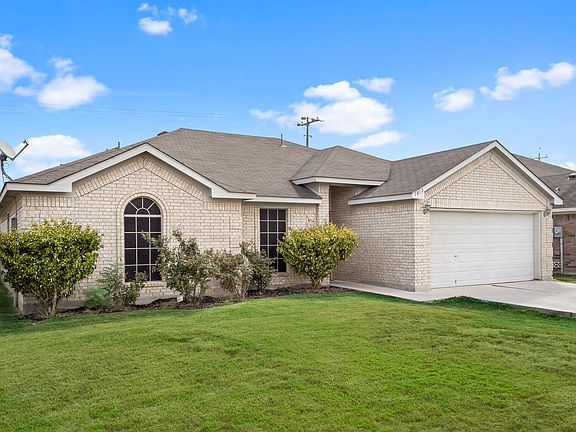 2nd image of 1813 Sunspur Drive New Braunfels