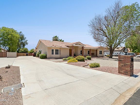 5th image of 8611 W Foothill Dr