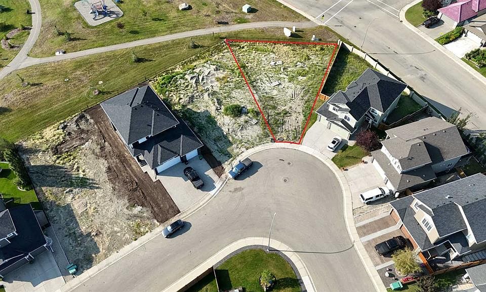 1st image of 19 Lakes Estates Cir