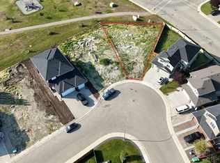 19 Lakes Estates Cir, Strathmore, AB T1P0B7