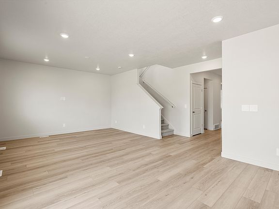 SLC_Aspen_ 4251_Living-Area_A_943-N-200-East-Santaquin-UT.jpg