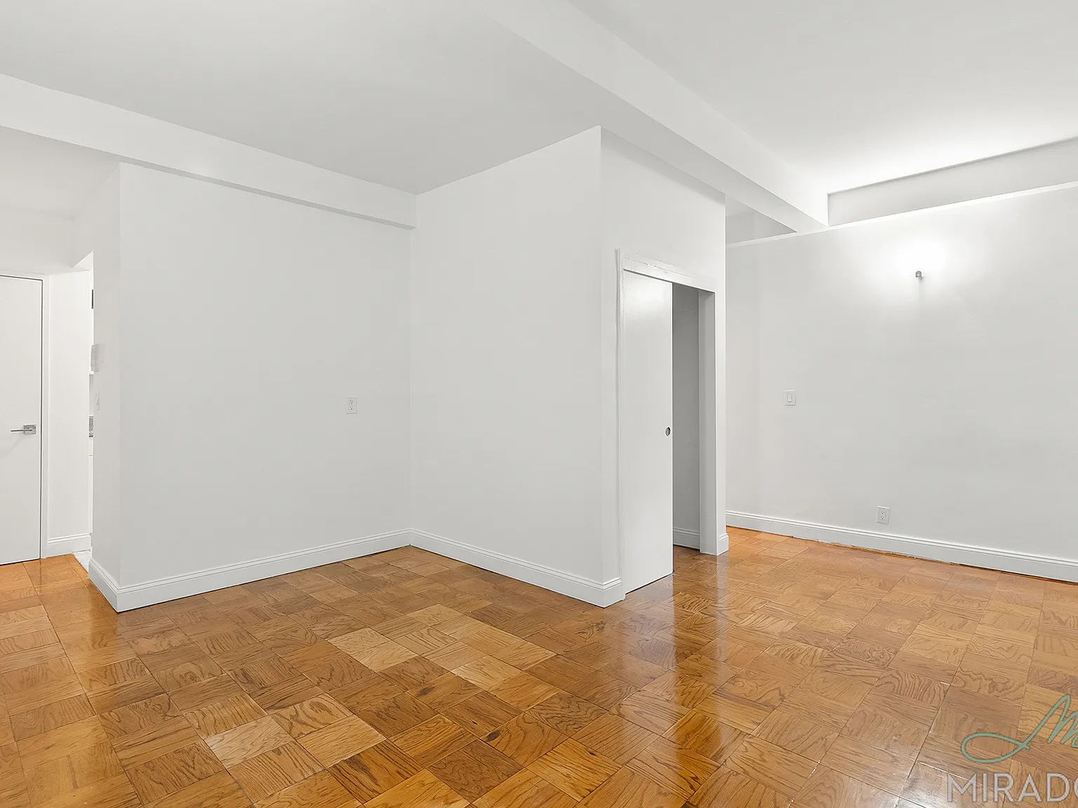 132 East 45th Street — Photo 2