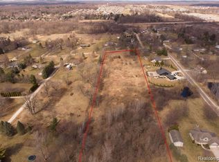 58405 Travis Rd, New Hudson, MI 48165