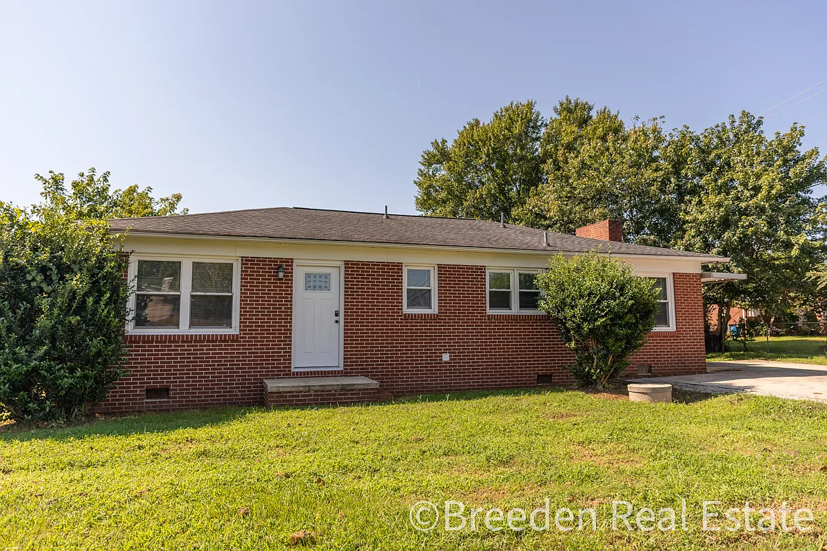 030-02: 1096 Elm Circle - 1 — Photo 1
