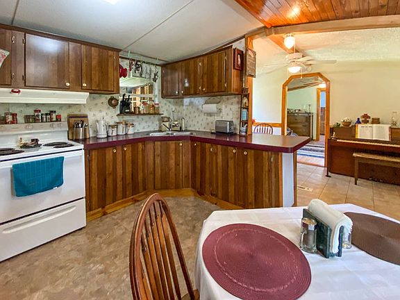 2nd image of 3720 NW Live Oak Cir