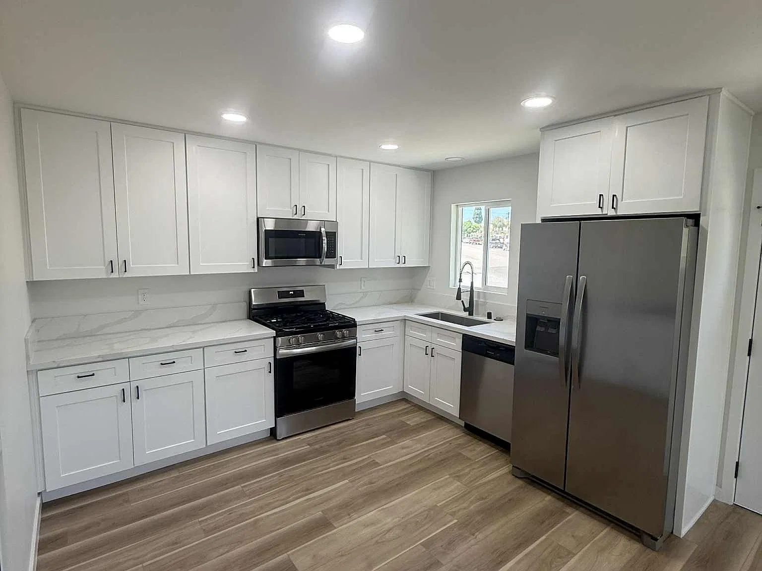 3905 Cottonwood St — Photo 4