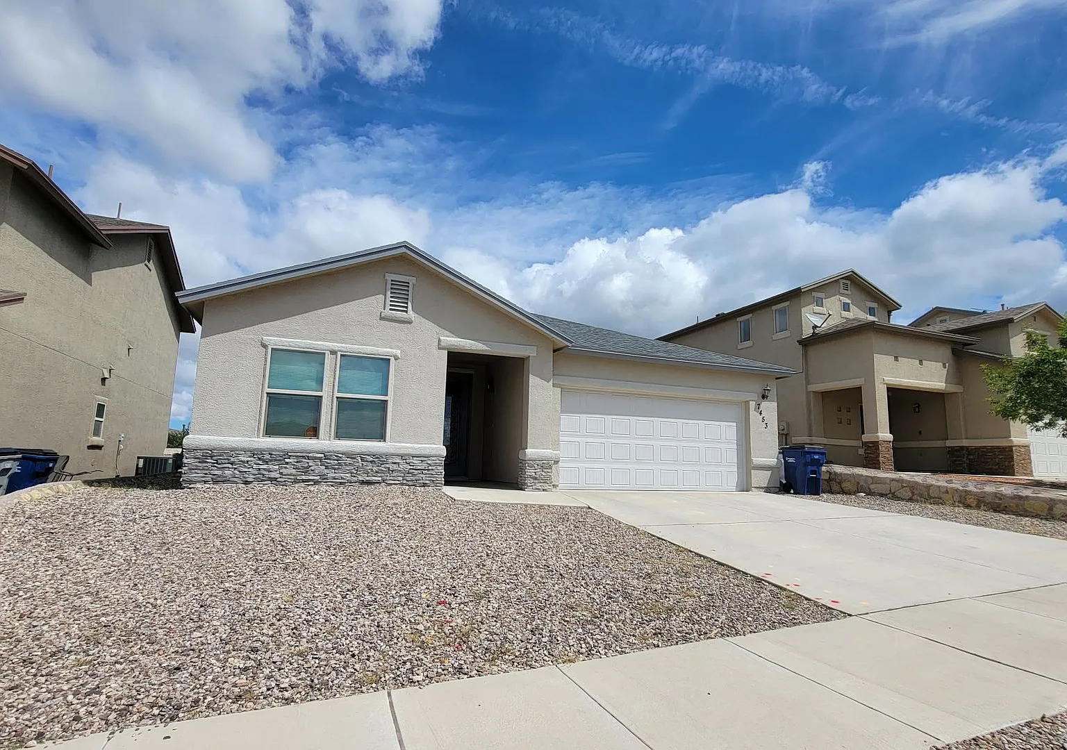 Stunning 3 bedroom, 2.5 bathroom in West El Paso! — Photo 2