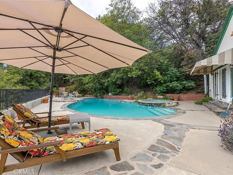 11446 Amanda Dr — Photo 36