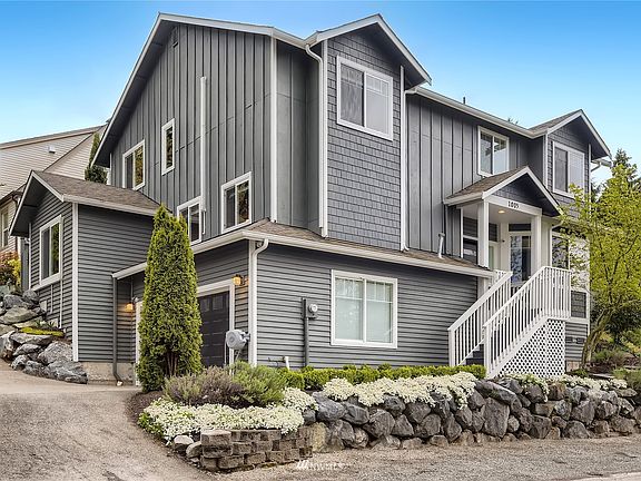 Maple Leaf Craftsman with tons of recent upgrades!