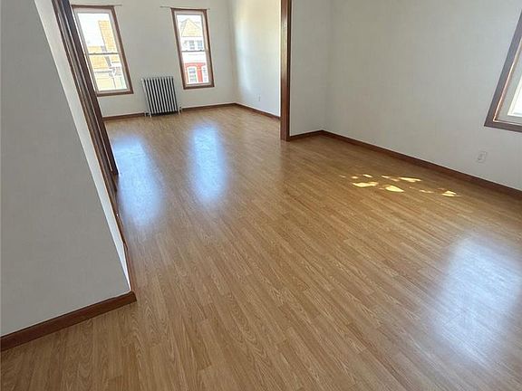 5th image of 768 Washington St