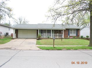 689 Twigwood Dr, Ballwin, MO