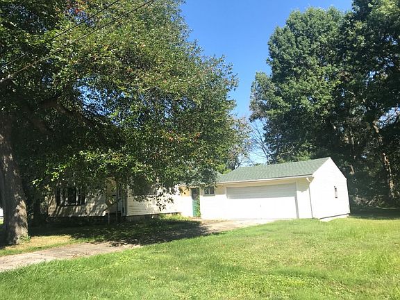3rd image of 165 Lawnview Ave